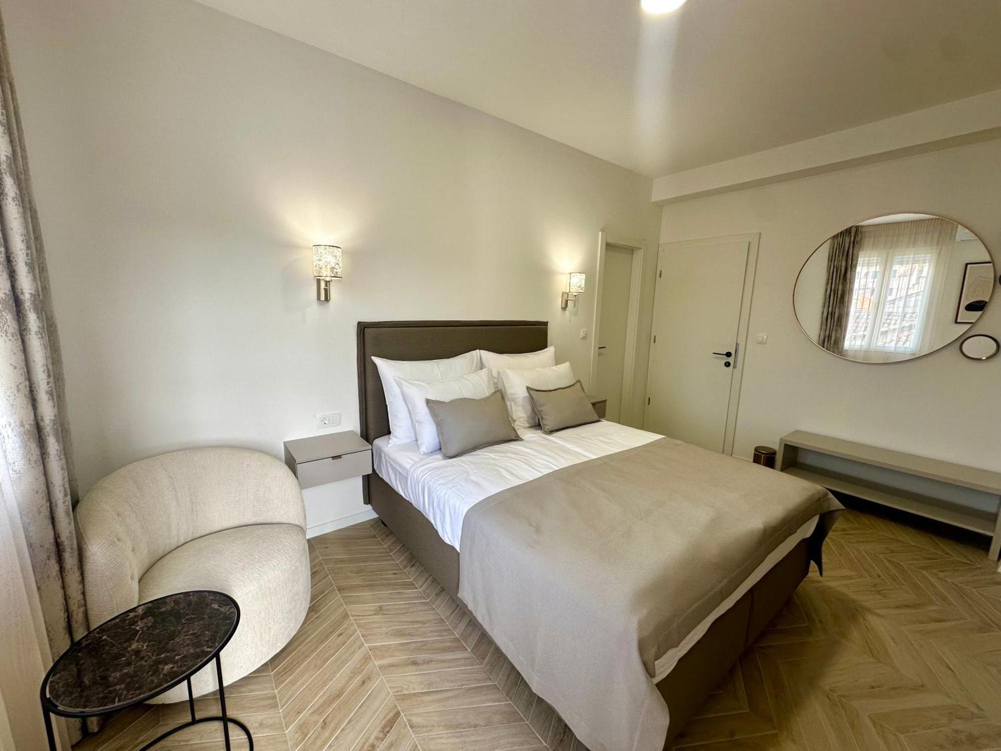 Mariani Luxury Rooms In Center Split Exterior photo