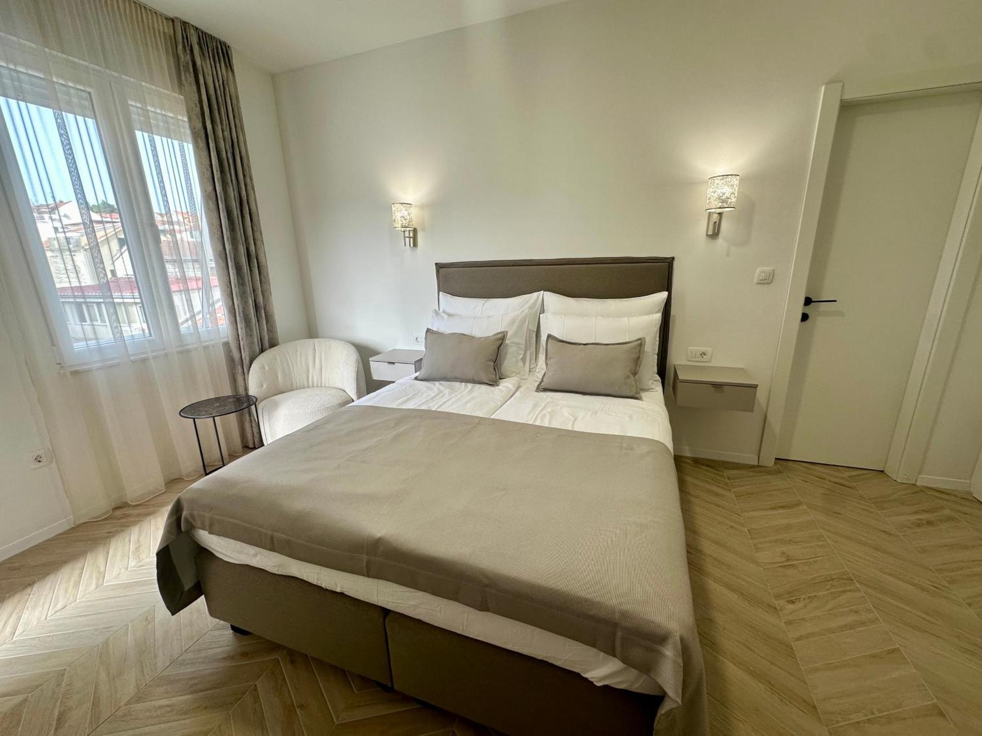 Mariani Luxury Rooms In Center Split Exterior photo