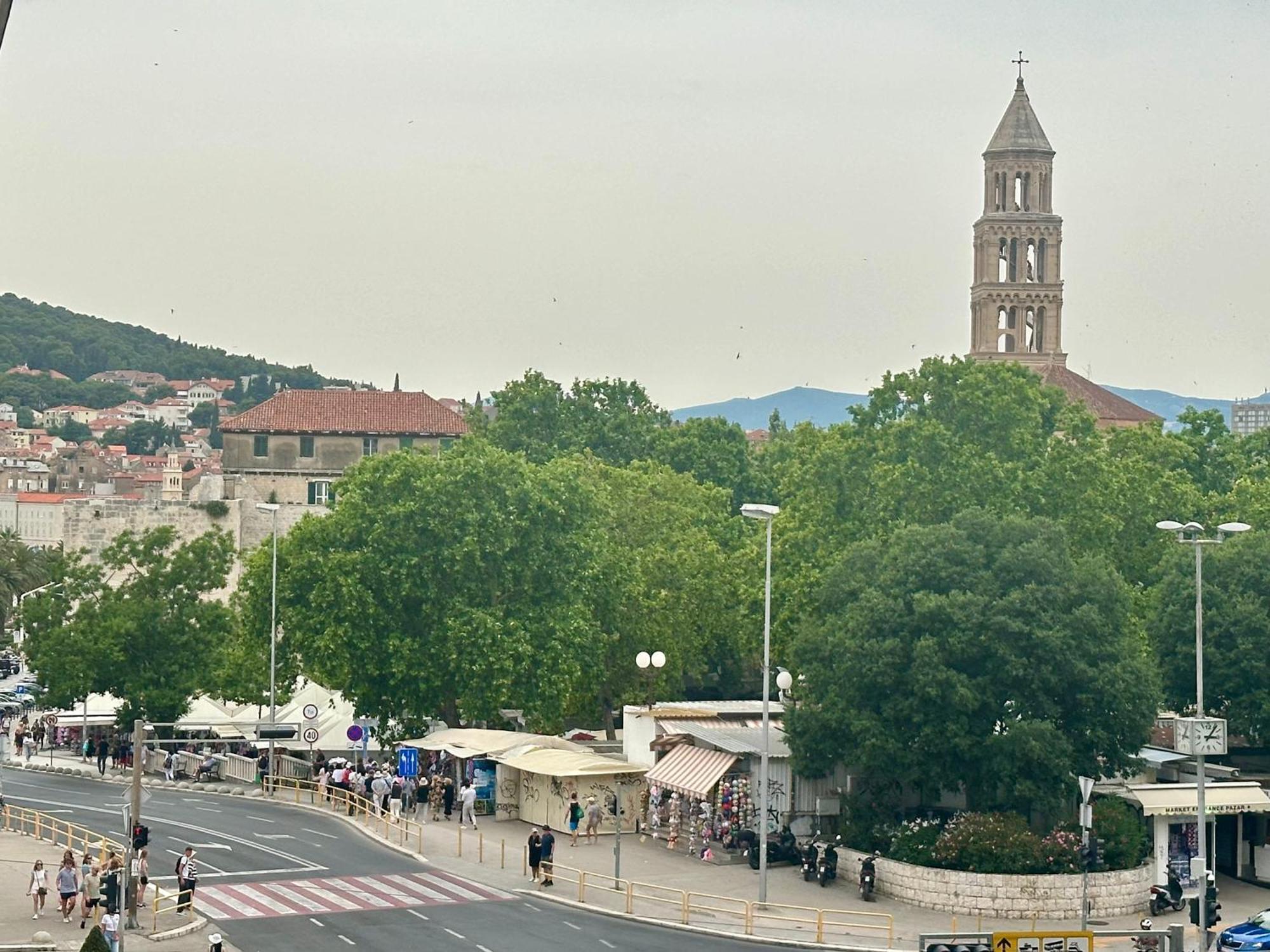 Mariani Luxury Rooms In Center Split Exterior photo
