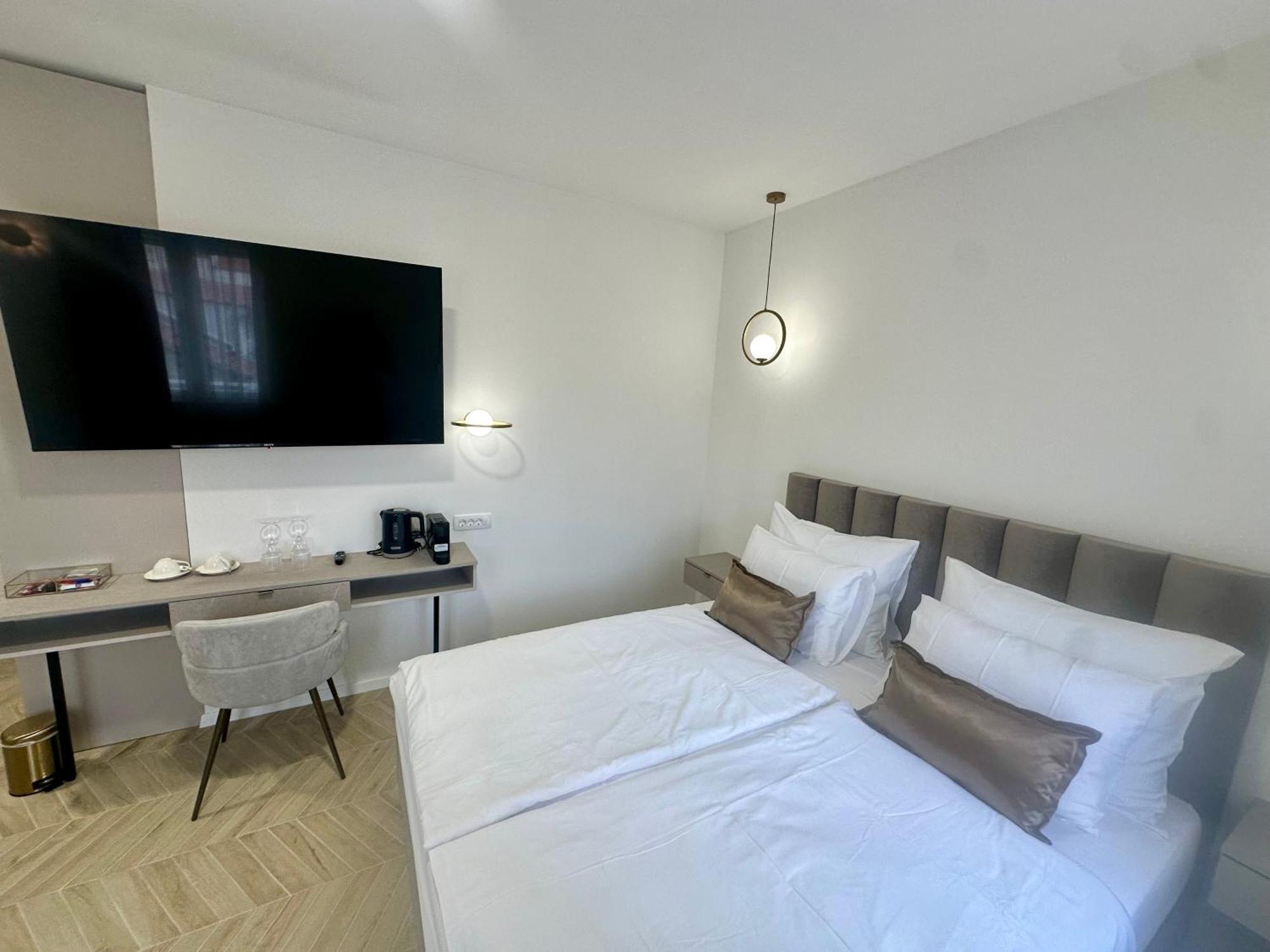 Mariani Luxury Rooms In Center Split Exterior photo