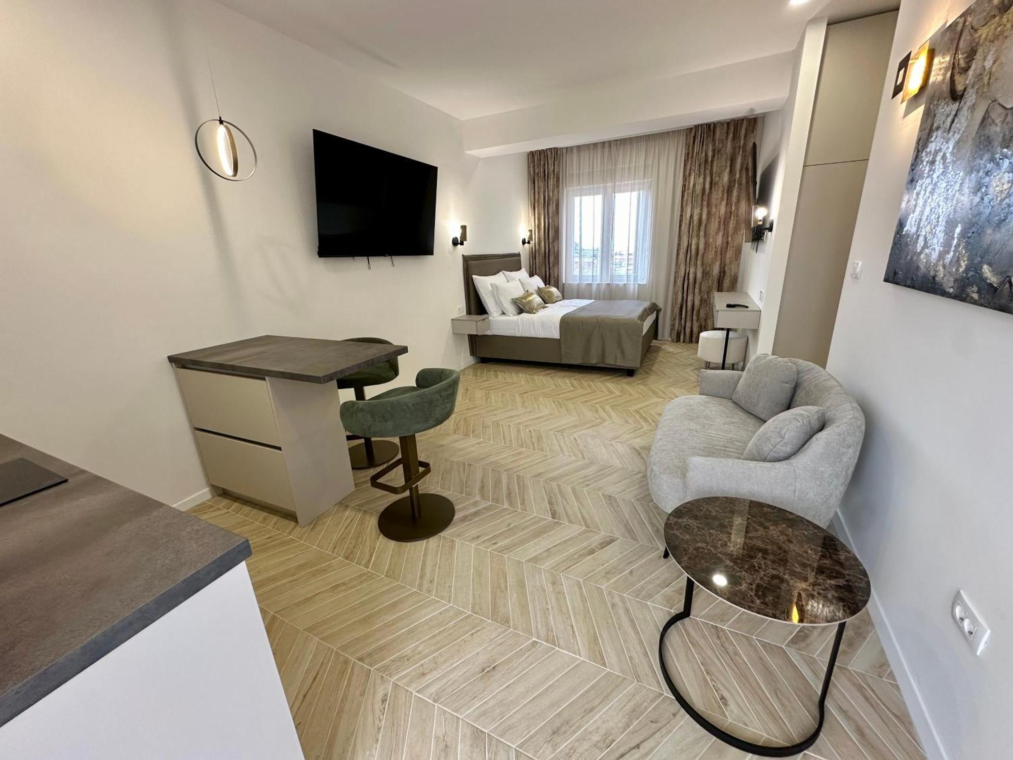 Mariani Luxury Rooms In Center Split Exterior photo