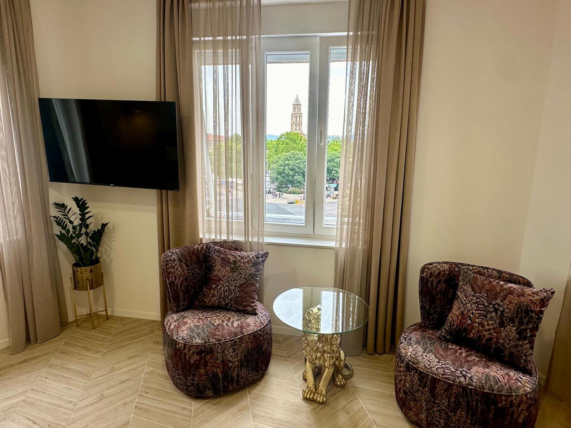 Mariani Luxury Rooms In Center Split Exterior photo